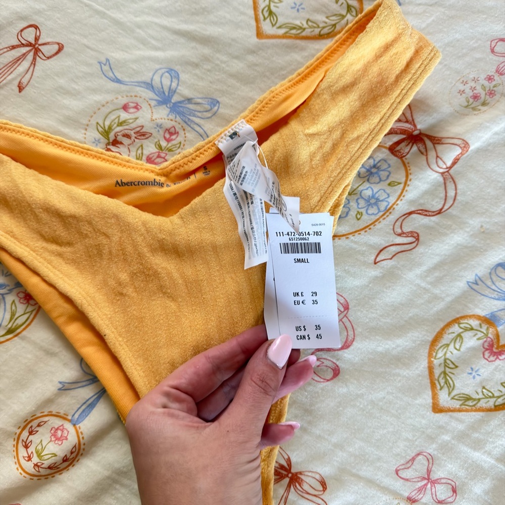 Abercrombie and Fitch NWT  high leg cheeky swimsuit bottoms